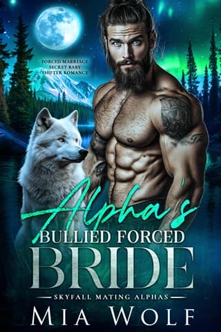 Alpha’s Bullied Forced Bride by Mia Wolf