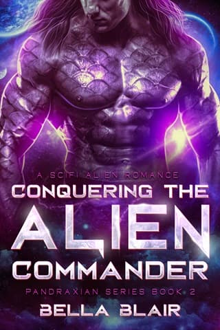 Conquering the Alien Commander by Bella Blair