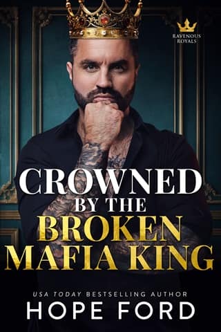 Crowned By the Broken Mafia King by Hope Ford
