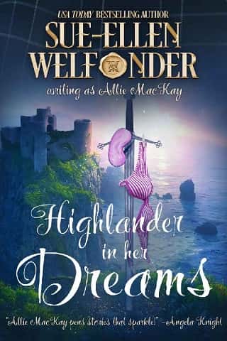 Highlander in Her Dreams by Sue-Ellen Welfonder