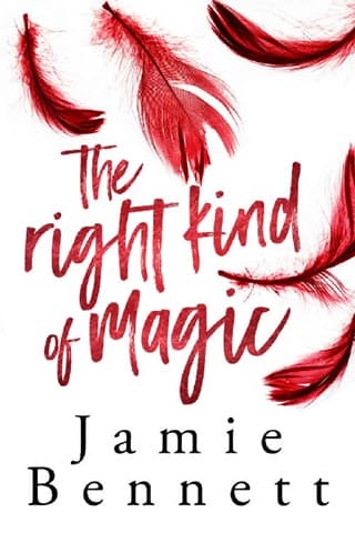 The Right Kind of Magic by Jamie Bennett